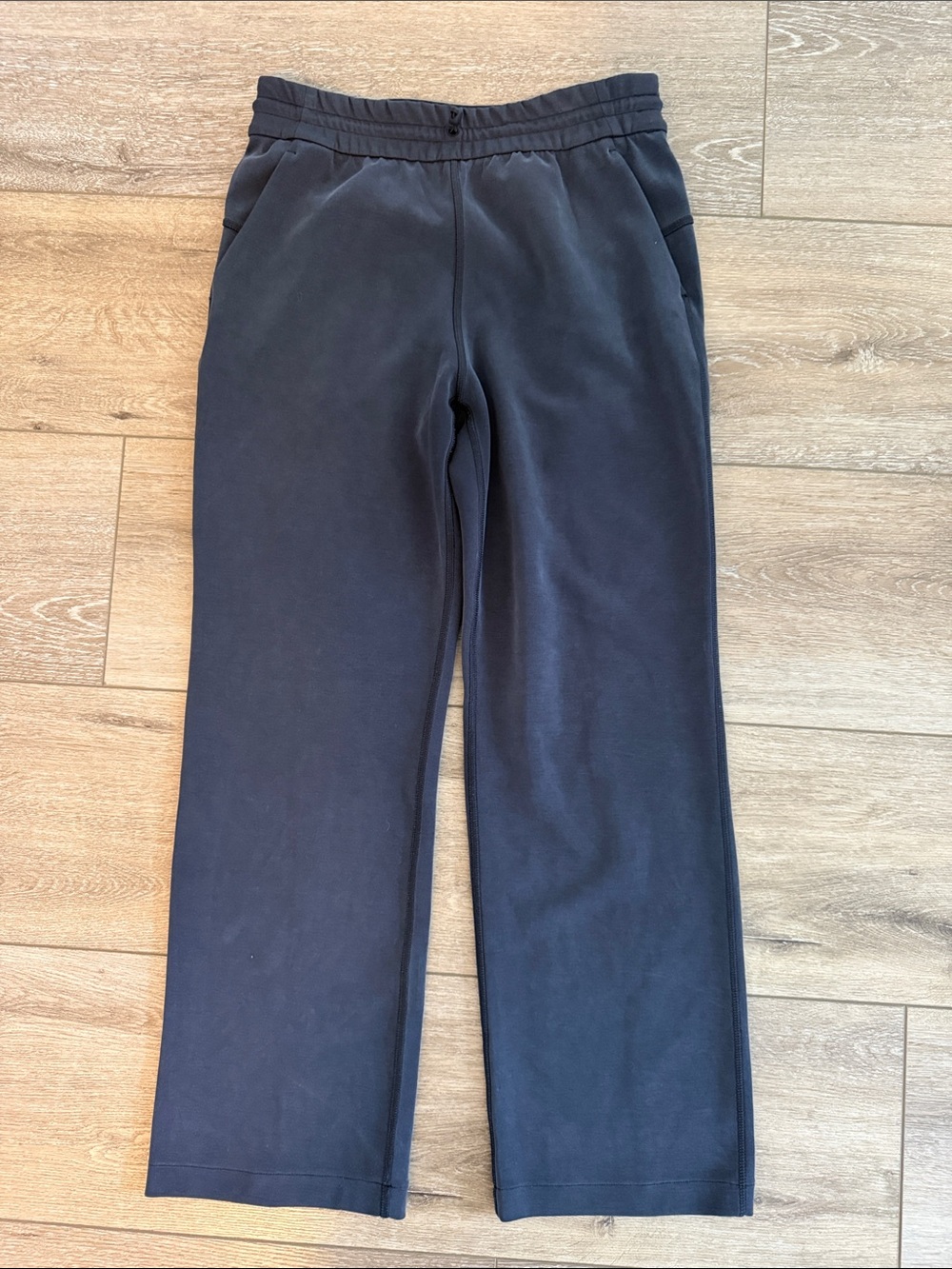 Lululemon Softstreme HR Pant Size 6 Black, like new!!